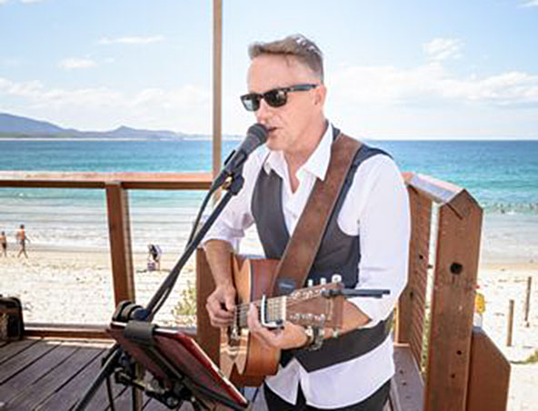 Acoustic Wedding Singer Mark